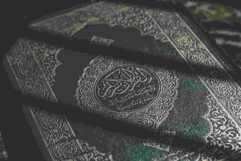 Tempat Turunnya AlQuran di Mekah dan Medinah